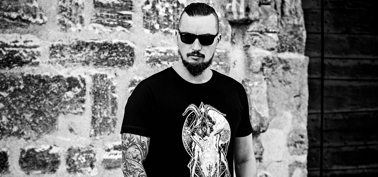 Vocalist Shawter from Dagoba